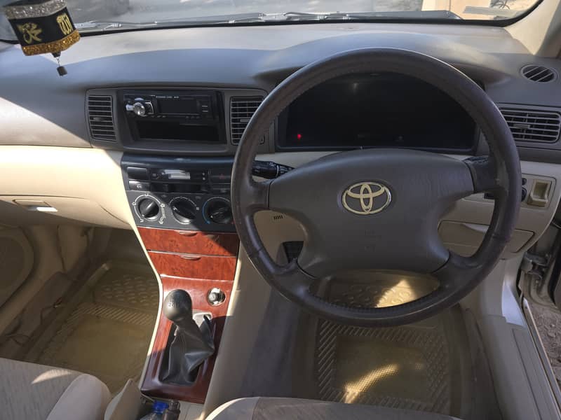 Toyota Corolla Altis 2005 6