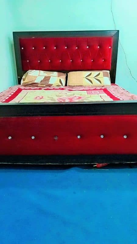 bed urgent sale krna hy koi lana wala hy to rabta kry 0