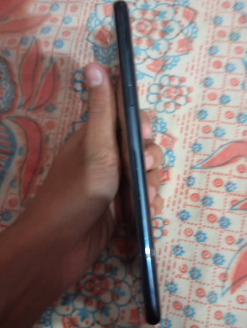 LG G8X ThinQ 6/64 (Panel Broken) 5