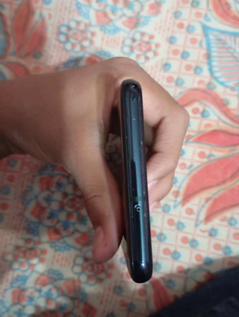 LG G8X ThinQ 6/64 (Panel Broken) 3