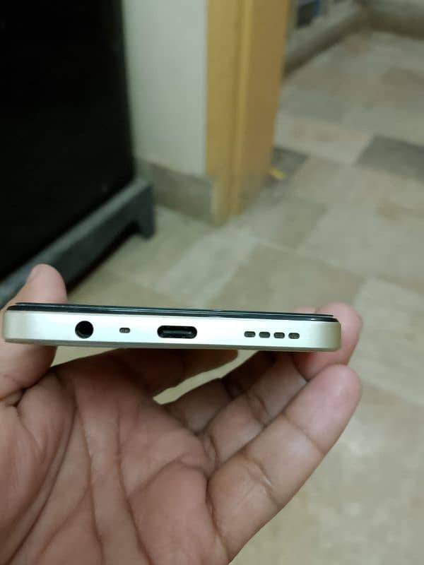 Realme C-53 6+6/128GB in new condition 4