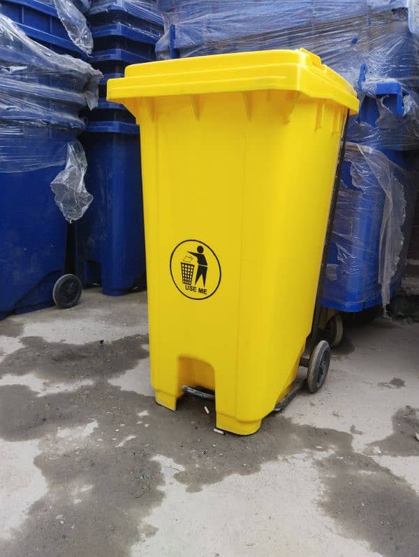 Dustbin 240 liter with center paddle / garbage bin / bin / trashbin 3