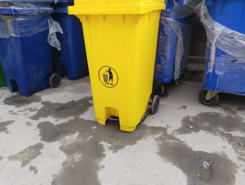 Dustbin 240 liter with center paddle / garbage bin / bin / trashbin 7