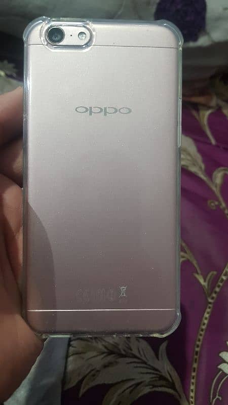 Oppo A57.6 GB and 128 GB 2