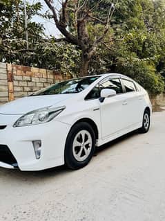 Toyota Prius S LED 1.8 Auction Grade 4