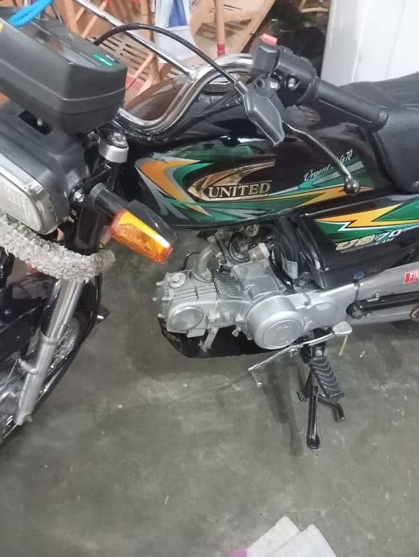 United 70cc urgent for sale WhatsApp on hai,,0307-9468544 3