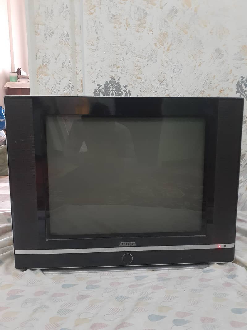 21'' Akria original on & good condition, urgent sell 0