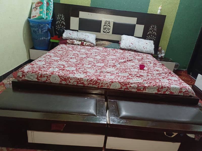 bed set with out matters dressing and showcase for sale 0