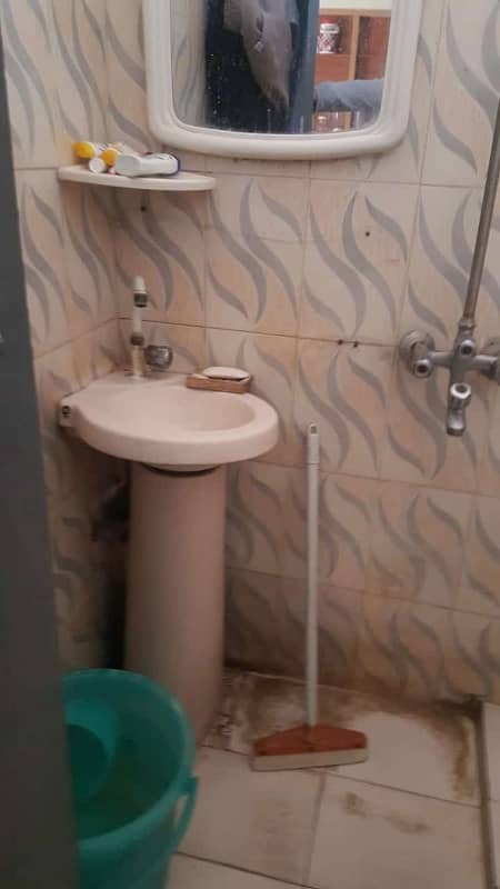 1.5 MARLA LOWER PORTION FOR RENT IN ALLAMA IQBAL TOWN RAVI BLOCK 3