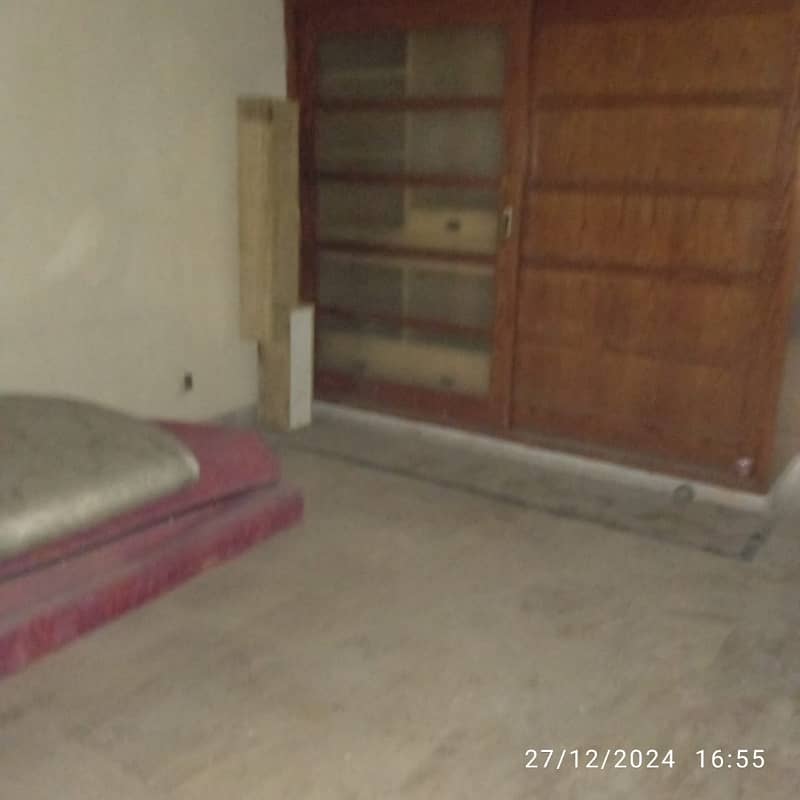 10 MARLA UPPER PORTION FOR RENT IN ALLAMA IQBAL TOWN LAHORE 7