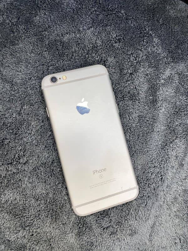 i phone 6s  32GB 2