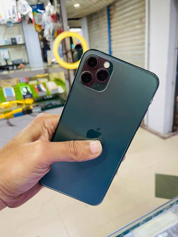 iPhone 11 Pro Maxx 256gb Factory Unlocked 7