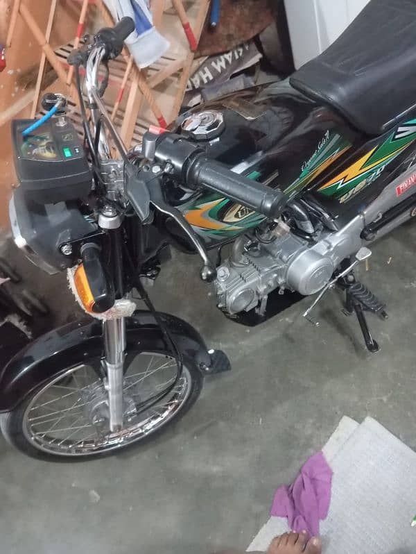 United 70cc urgent for sale WhatsApp on hai,,0307-9468544 5