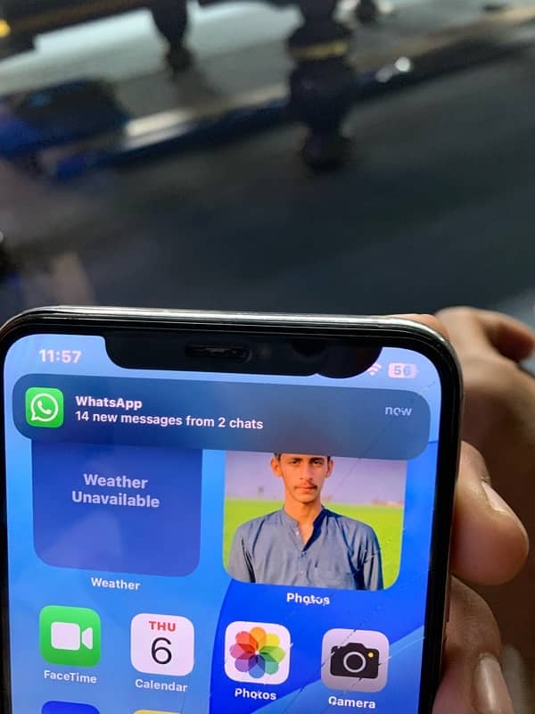 IPHONE XS MAX.     87%battery       64GB.           10/9CONDITION 5