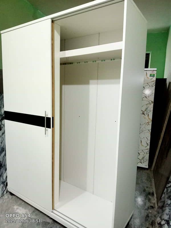 Important sliding wardrobe for sale in a new condition 3