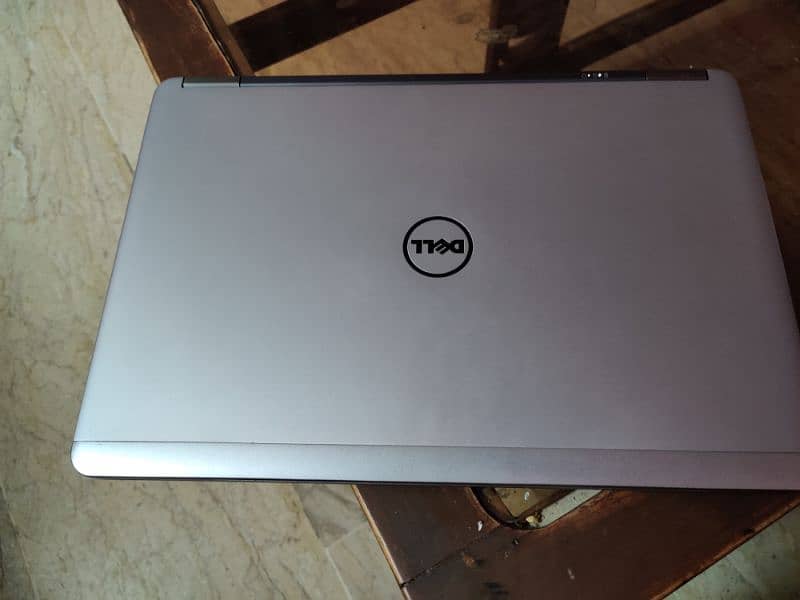 DELL Laptop Latitude E7440 1