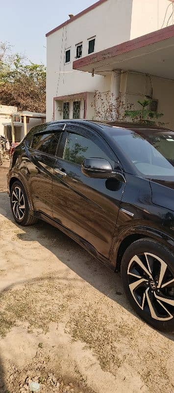 Honda Vezel Rs 2017/2022 urjent sale 3