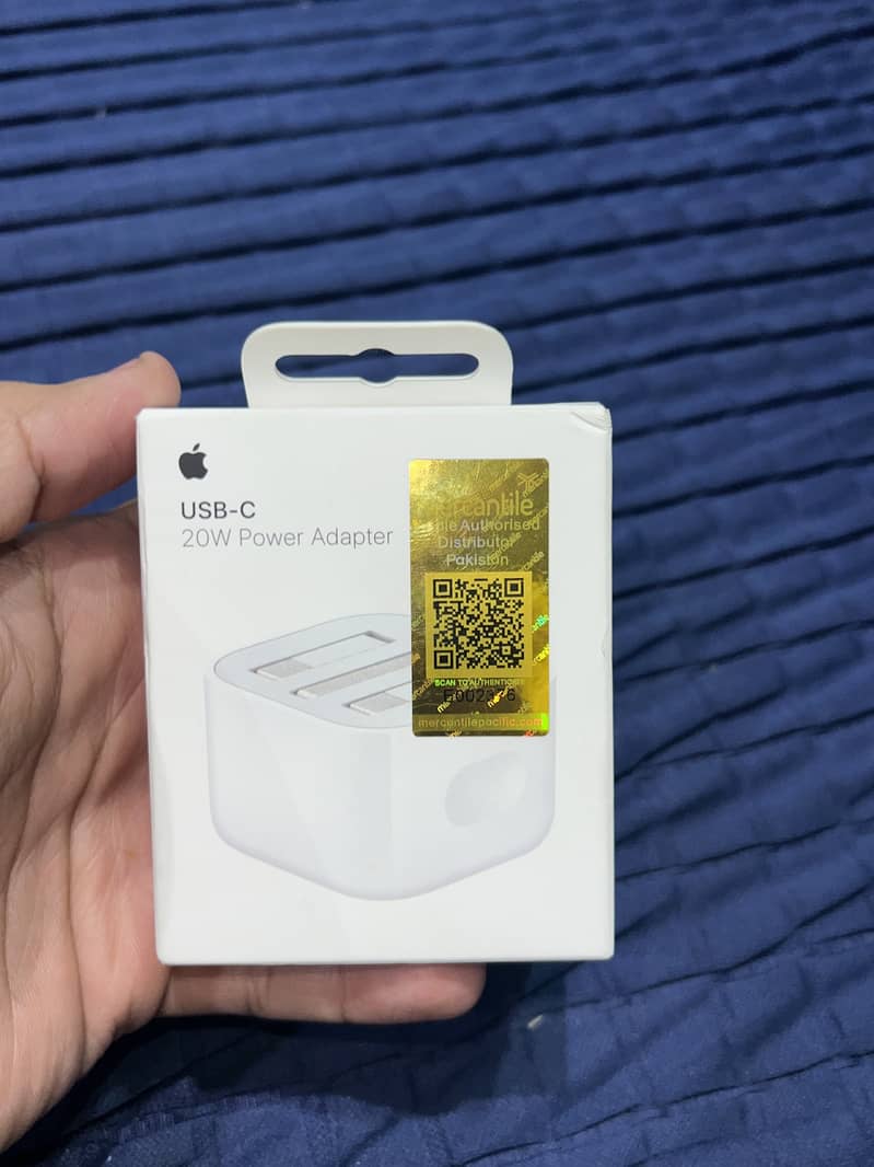 Iphone charger 20watt 3 pin 1