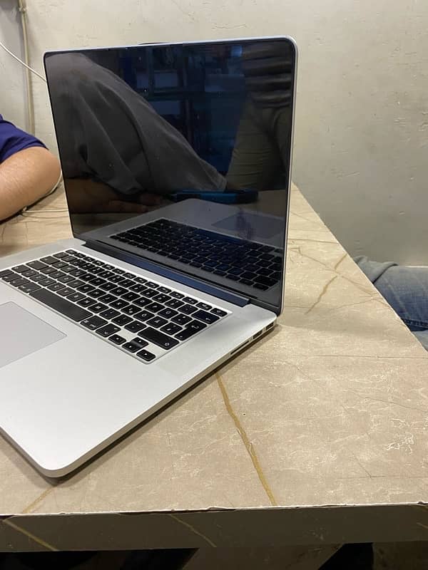 Mac book 2015 Pro 4