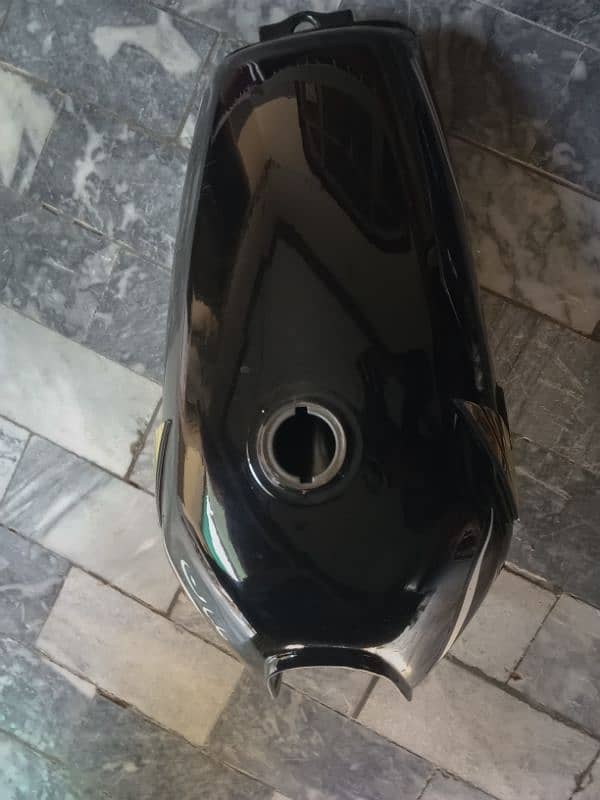 HONDA 125. Fuel TANK 3