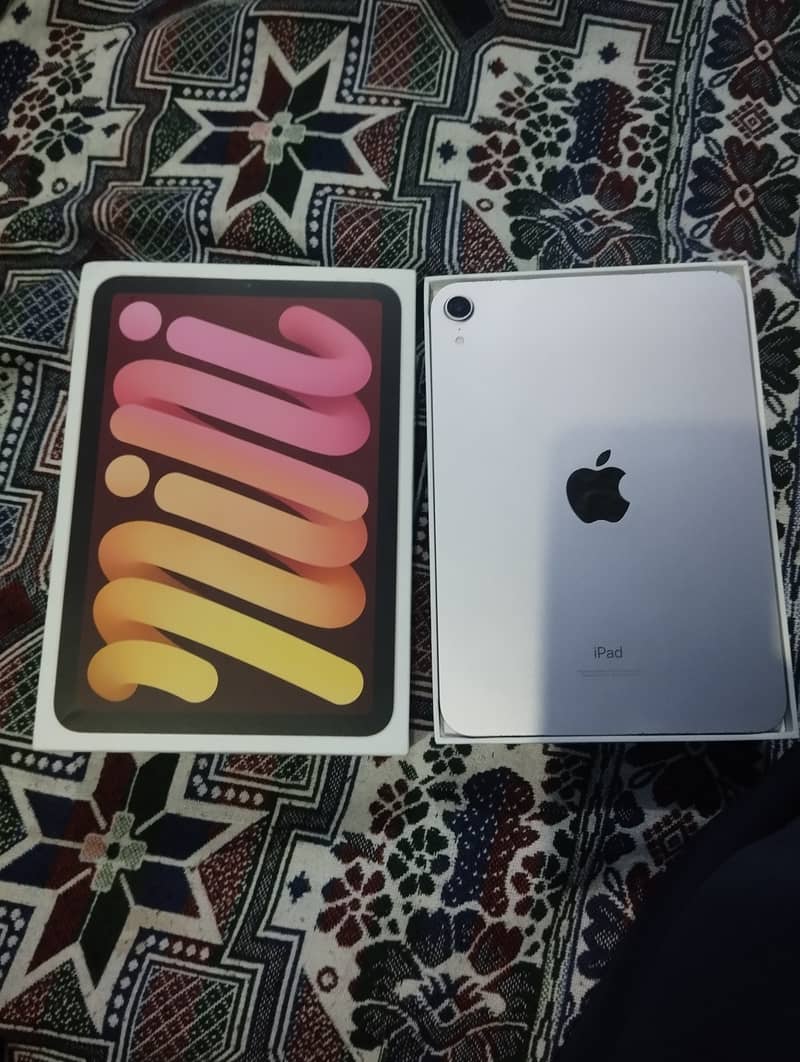 iPad mini 6 64gb with box charger 0