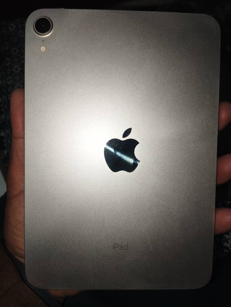 iPad mini 6 64gb with box charger 5