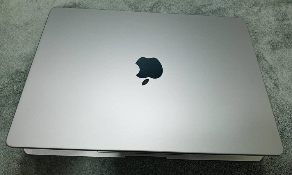 MacBook Pro 2021 M1 Pro Chip XDR Retina 16-inch 16GB / 1TB 4