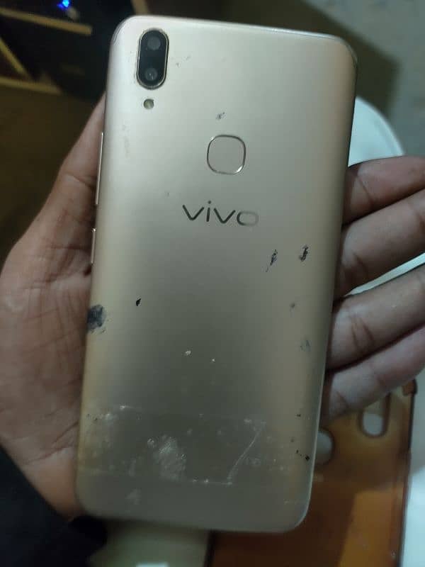 vivo v9 4/64 with box xchange bhe ho jai ga 1