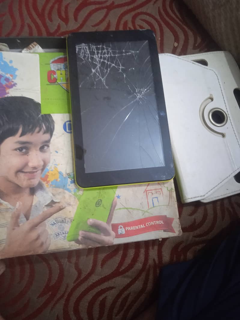 Dany  8gb pta approved with box and cover tablet it not working. 0