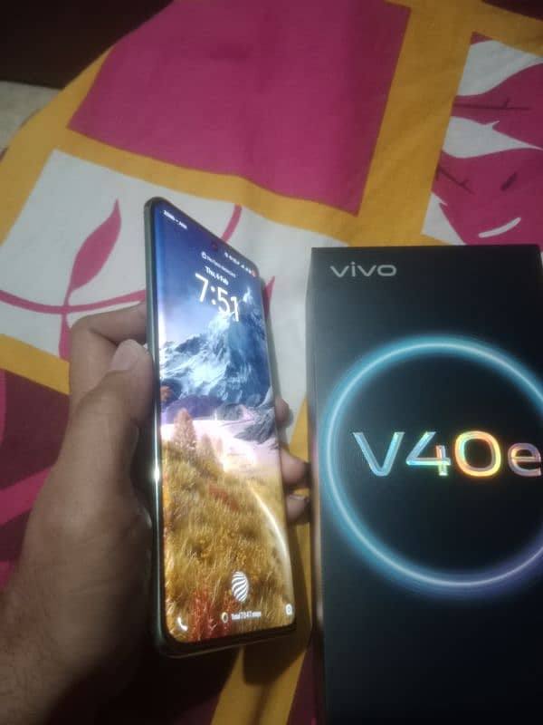 vivo V 40e 256 1 week use only wit 12 month warranty 0