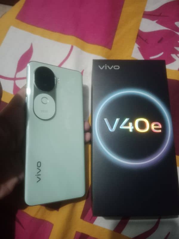 vivo V 40e 256 1 week use only wit 12 month warranty 1