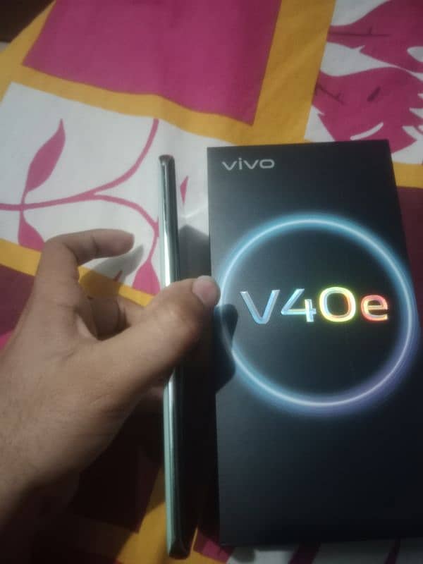 vivo V 40e 256 1 week use only wit 12 month warranty 3