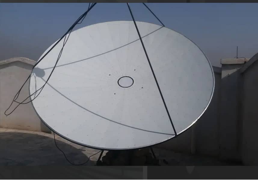 Dish antena 8 feet special 10/10 condition 4