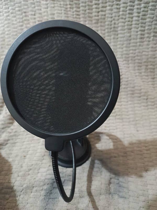 orignal blue yeti mic + 6feet long imported cable and pop filters 3