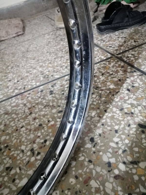 70 Rim for sale in good condition sirf zang laga hai thora 2