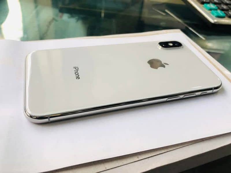 Iphone x pta approved 256gb my whatsapp number ( 0340 5184073 ) 3