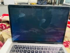 MacBook Pro 2017 16gb/256gb SSD condition 10/9.8 just lcd issue