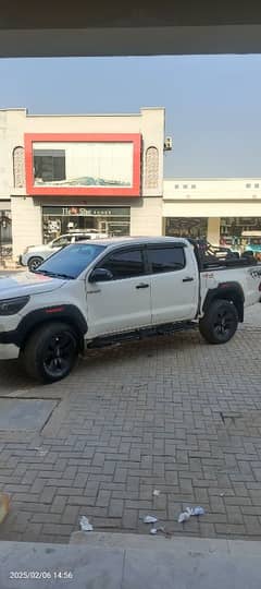 Toyota Hilux Vigo 2011 sale & exchange