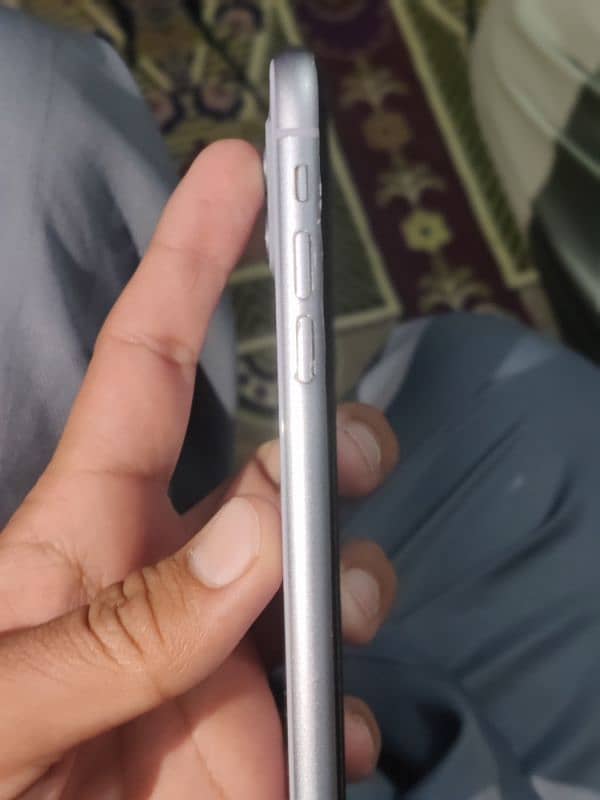 IPHONE 11 For Sell Brand New Condition 10/10 UAE Stock 2