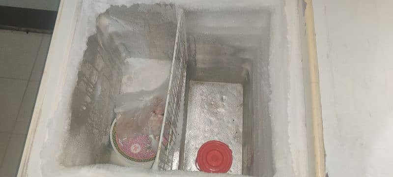 freezer Chalne may bilkul teak ha all ok ha. 2