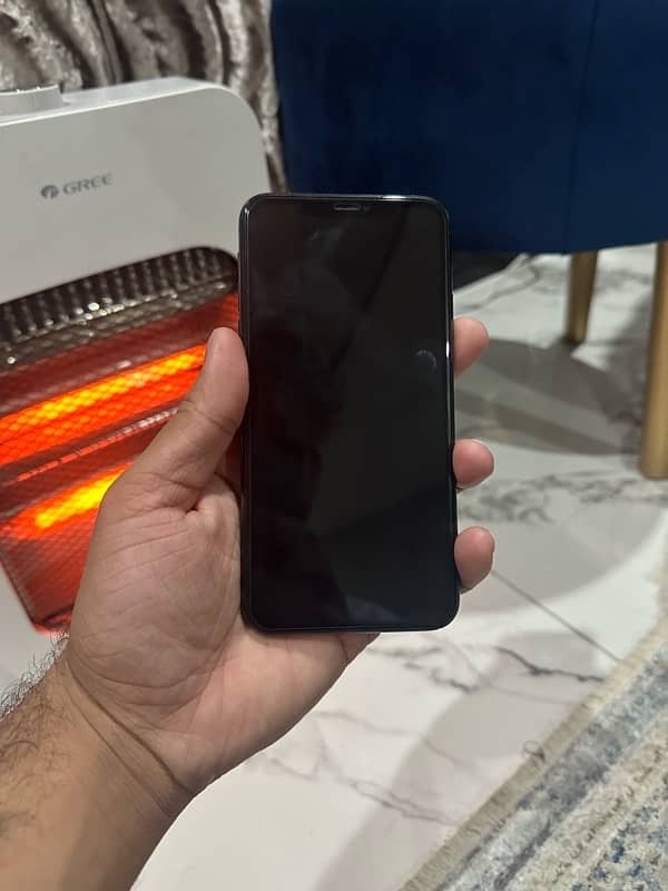 iPhone 11 pro max 64Gb Pta Approved 1