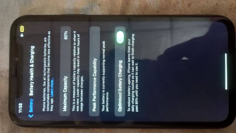 Iphone xr  factory unlock 64 gb + charger + Cover batter hlt 80 3