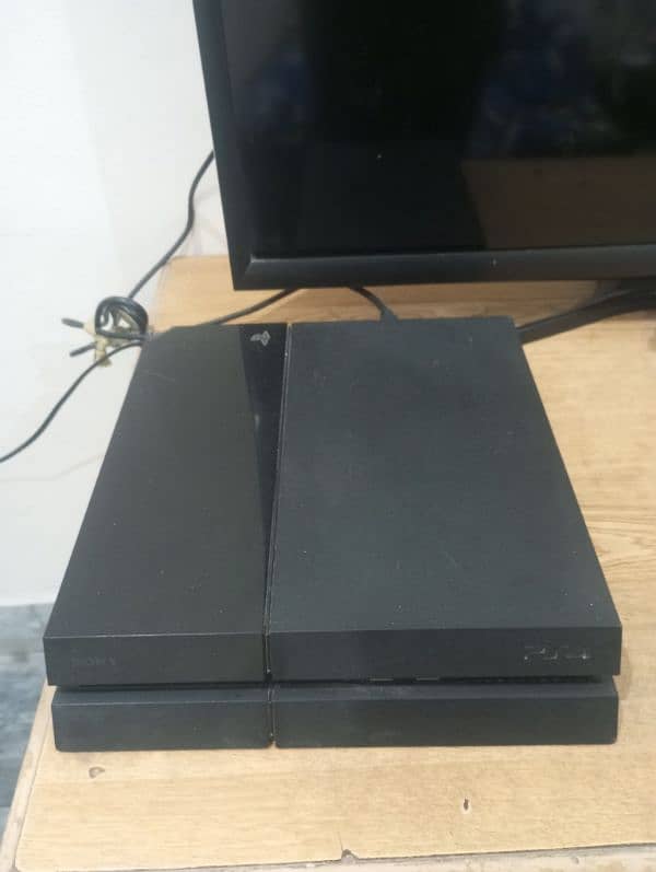 PS4 in good condition for sale 1