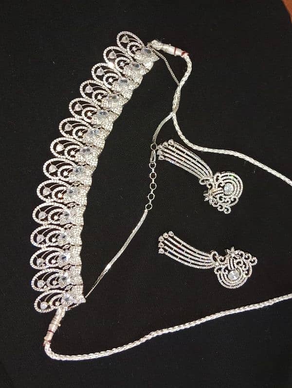 ELEGANT Chokar jewelry set in silver colour 1