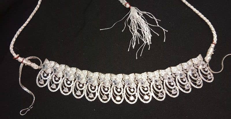 ELEGANT Chokar jewelry set in silver colour 3