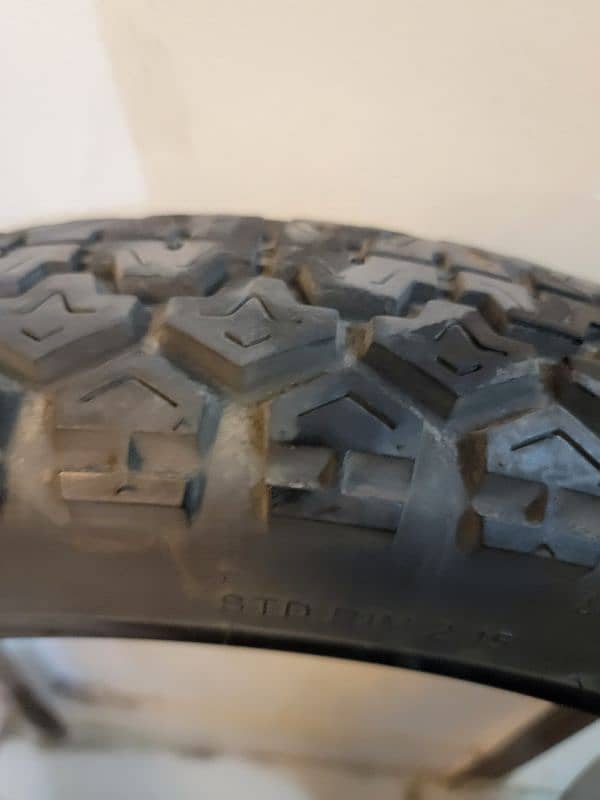 90-90-18 R Genuine tyres Cb150f for Sale 1