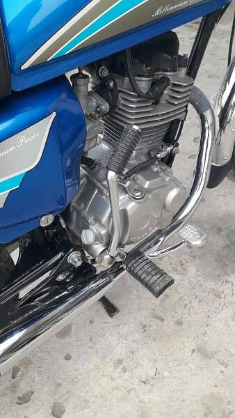 Honda bike125cc03266809651 urgent phone model 2004 0