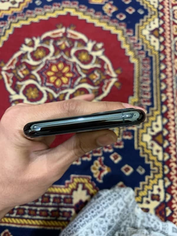 iphone 11 pro (Non-PTA, factory unlocked) 7