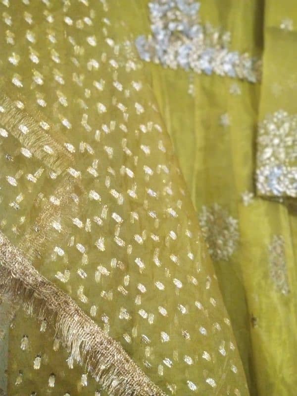 a very beautiful olive green mehndi dress 4