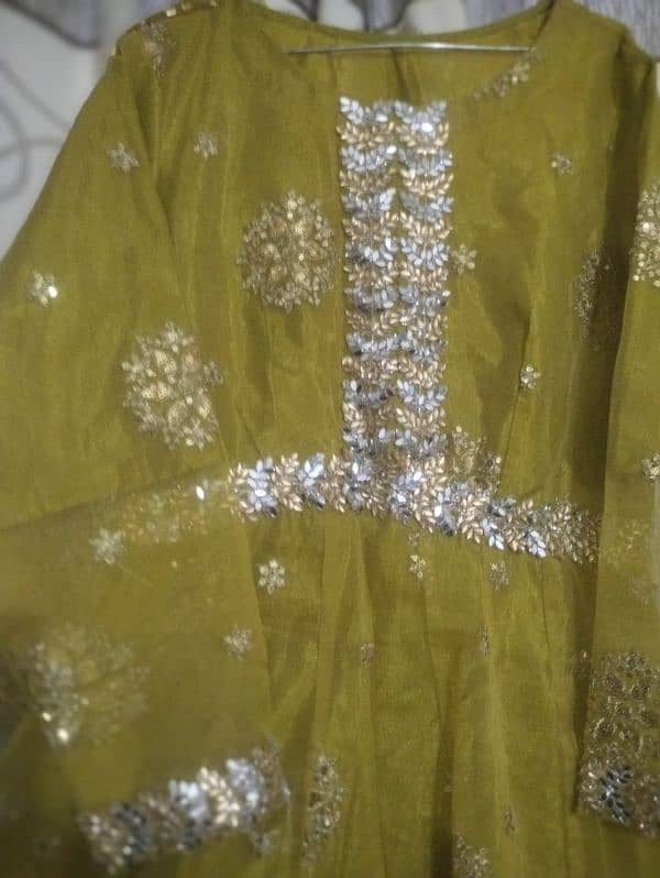 a very beautiful olive green mehndi dress 13